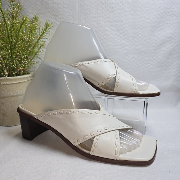 ETIENNE AIGNER WHITE CRISS CROSS LEATHER BLOCK HEEL SANDAL WOMENS SIZE 7.5 - Picture 1 of 9
